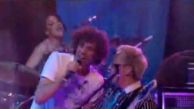 06.Mika - Love Today @ Take 40 Live Lounge 02-02-2007 смотреть онлайн