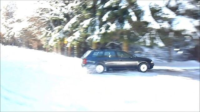 Audi A4 Avant 1.8T quattro snow drift смотреть онлайн