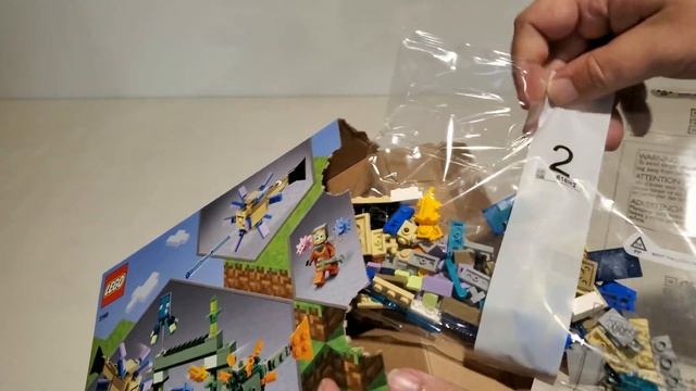Lego 21180 Unboxing - Minecraft The Guardian Battle смотреть онлайн