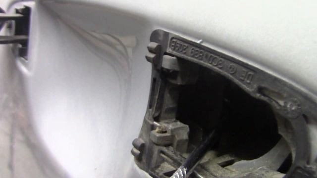 Снятие ручки двери ПАССАТ Б6