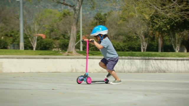 Razor Jr. t3 Toddler Kick Scooter Ride Video смотреть онлайн
