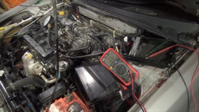 Ниссан Санни QG15DE на холодную глохнет после запуска, без педали газа не заводится. смотреть онлайн