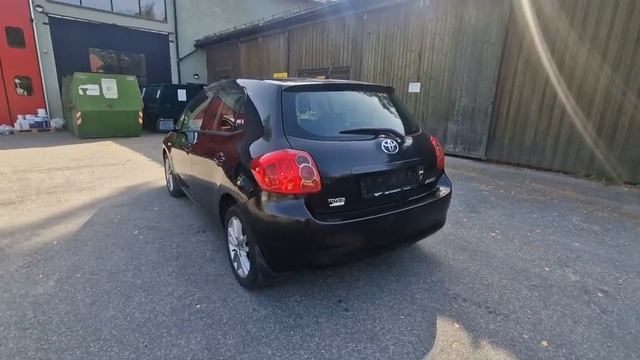 Toyota Auris 1.4d Automat. смотреть онлайн