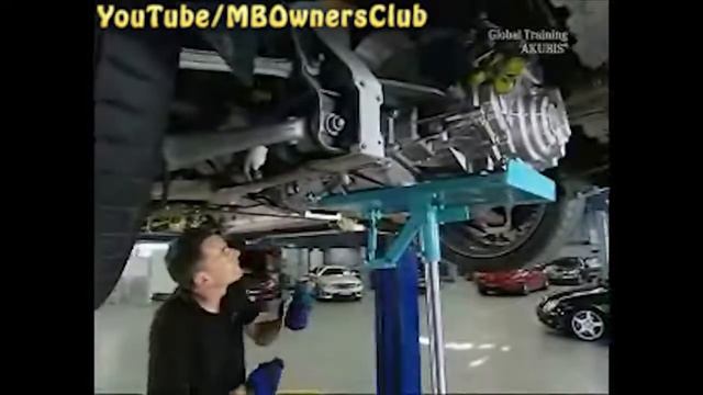 Mercedes-Benz SLS AMG - How to remove / install the dual clutch transmission (Part 2) | C197 смотреть онлайн