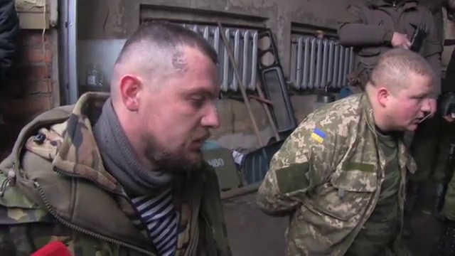 Пленных укров бытие (Донецк, 22.01. 2015 г.) 18+++++ смотреть онлайн