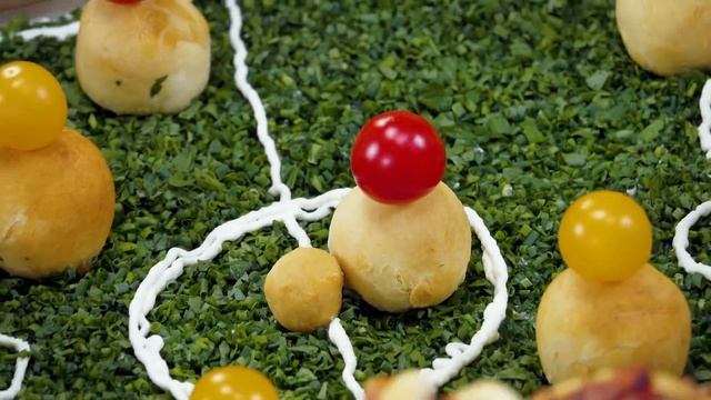 Все начиналось так невинно, но посмотрите, что они сделали из хлеба! смотреть онлайн