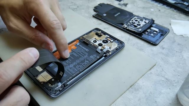 Huawei Mate 20 pro / Дорогой, изогнутый дисплей ценой со средний Xiaomi смотреть онлайн