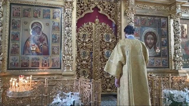 Неделя 13-я по Пятидесятнице - Божественная Литургия смотреть онлайн