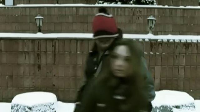 Электроники и Тутта Ларсен «Звенит январская вьюга»