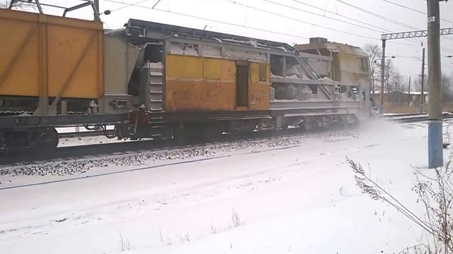Снегоуборщик СМ-2 / snow-removal train SM-2 in Russia смотреть онлайн