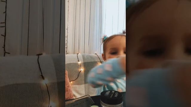 Алиса делает макияж на первое свидание смотреть онлайн