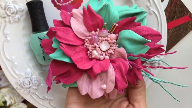 Брошь ручной работы из кожи. Студия Fiori смотреть онлайн