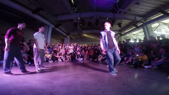 Даурен и Батуро vs Схлопывающийся Ленинград 1/4 M.I.R. 2014 popping смотреть онлайн