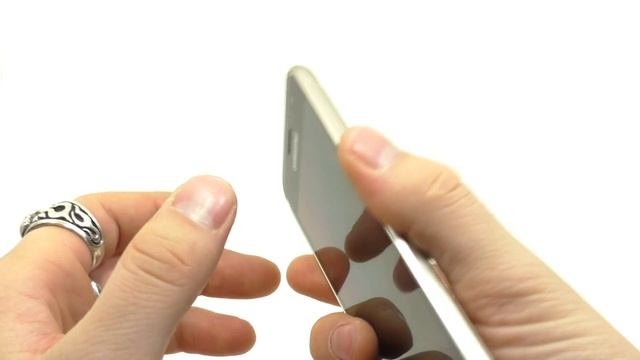 Видео обзор смартфона Samsung SM J320F Galaxy J3 8 Гб золотистый смотреть онлайн