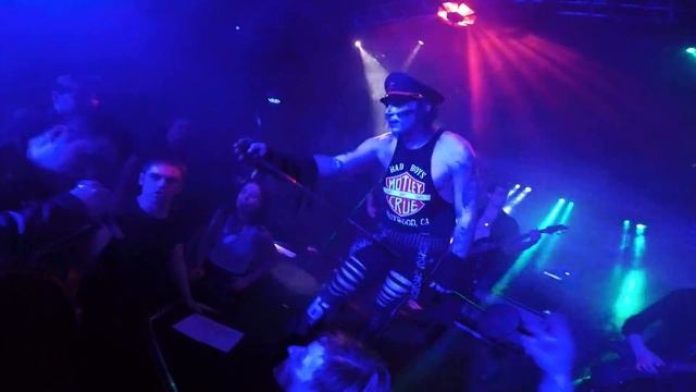 Демоны и народные песнопения смотреть онлайн