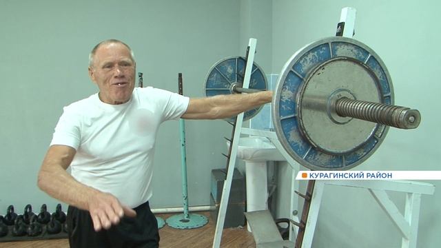 80-летний учитель физкультуры/The physical education teacher is 80 years old смотреть онлайн