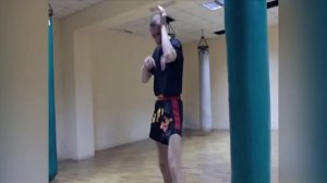 Приёмы локтями и коленями в тайском боксе. Тайский бокс дома.