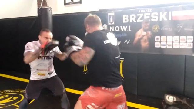 Łukasz Brzeski trening смотреть онлайн