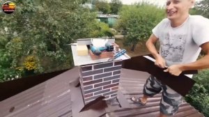 Как обойти кирпичную трубу на кровле и правильная крыша на дымоход мангала! Проклеивайте герметиком