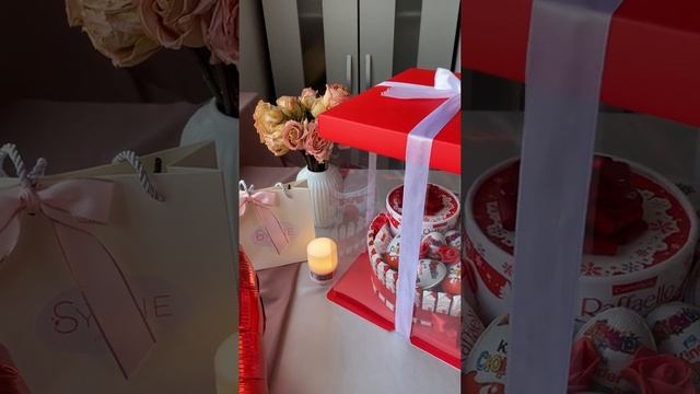 Сладкий подарок киндер рафаэлло в форме круга в премиальной упаковке с шаром, размер М смотреть онлайн