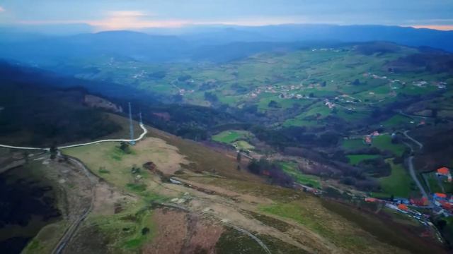 Drone Xiaomi fimi x8 se,Parque eolico la Reigada.1080p смотреть онлайн