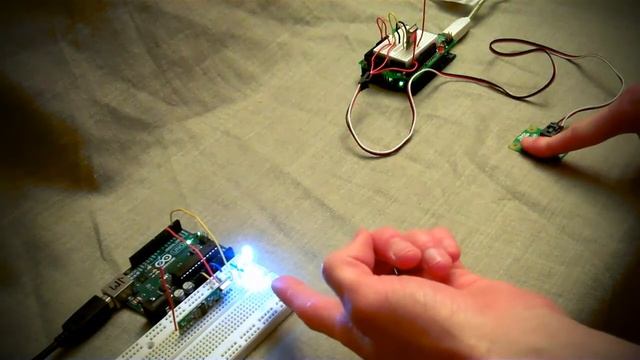 IAT431: Wireless Arduino Buttton смотреть онлайн