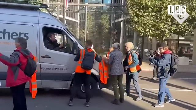 Just Stop Oil (Benny Hill Edition) смотреть онлайн