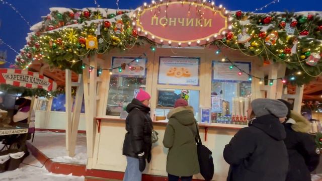 Красивая рождественская деревня 2021 | Кремль Красная Площадь Москва смотреть онлайн