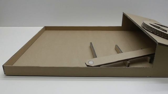 How to make a track car with magnets Desktop Game from Cardboard смотреть онлайн
