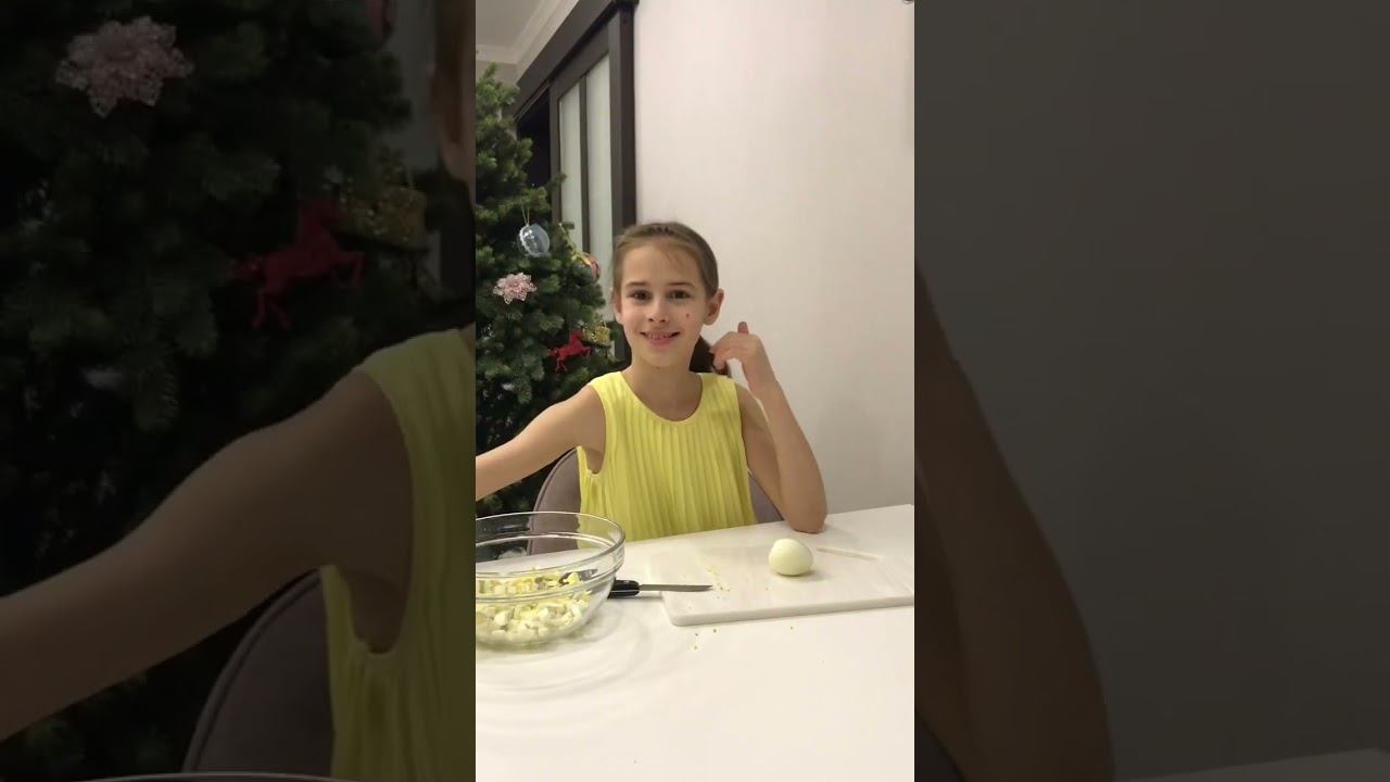 Алинка помогла… #shorts смотреть онлайн