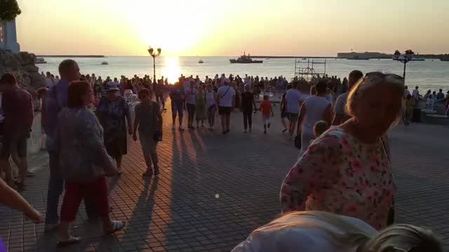 День ВМФ. Продолжение праздника. Выставка техники. Праздничный концерт и салют. смотреть онлайн