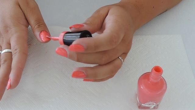 First Impression Sally Hansen Miracle Gel Nail Polish смотреть онлайн