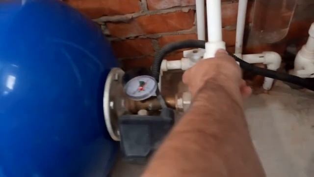 Простейшая система водоснабжения дома, без насосной станции. Водопровод из полипропиленовых труб. смотреть онлайн