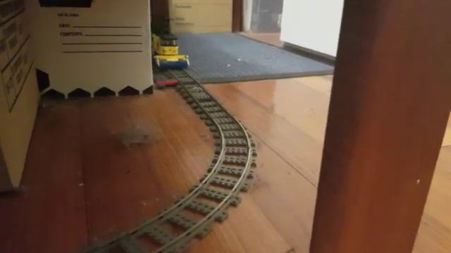 Lego trains - Maintainence of way - track sweeper смотреть онлайн
