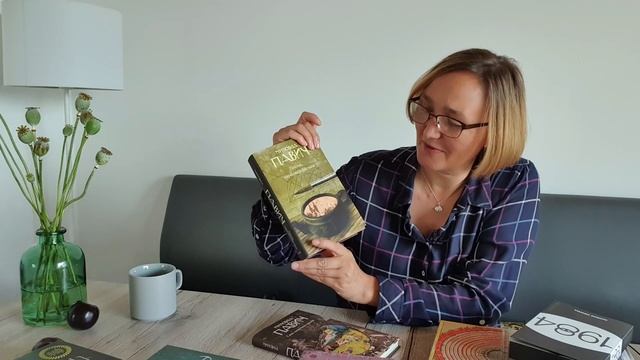 TAG "Книжный дизайн" смотреть онлайн