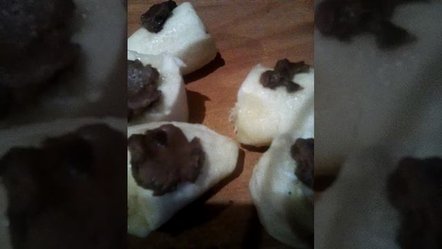 Как сделать вкусный десерт из бананов и конфеты/шоколада ? (Не судите) смотреть онлайн
