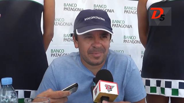 Norberto Fontana en una tarde de sol y playa visito Las Grutas смотреть онлайн