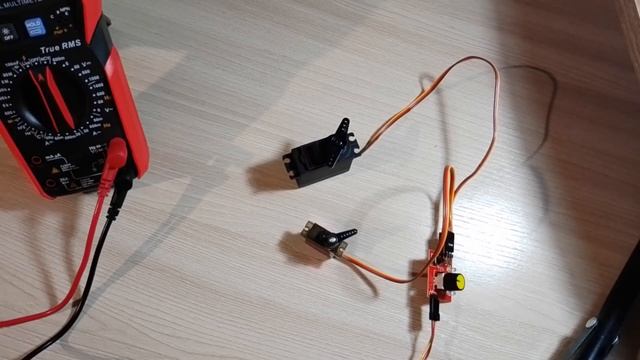 Тестер сервоприводов, обзор, подключение, проверка работы, на примере MG90S и MG996R (часть1) смотреть онлайн