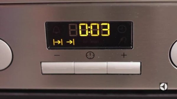 Плита электрическая Electrolux EKC 954506 W