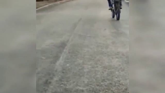 Молодые байкеры не дают покоя жителям Поливановки смотреть онлайн