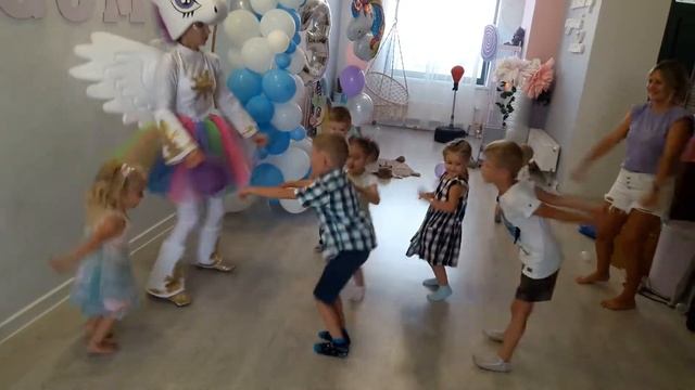 Эмма на дне рождения Майи 04.08.2020(3) смотреть онлайн