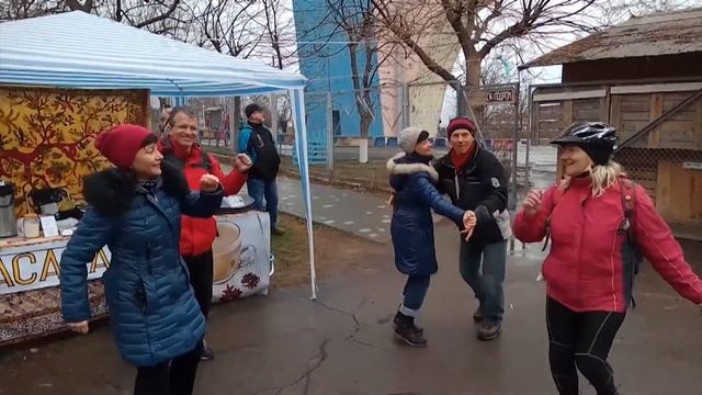 Изумительная Сашина масала и танцы на побережье Одессы возле скалодрома = Masala Dance 01