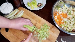 САЛАТ ИЗ СЕЛЬДЕРЕЯ С ЯБЛОКОМ.??