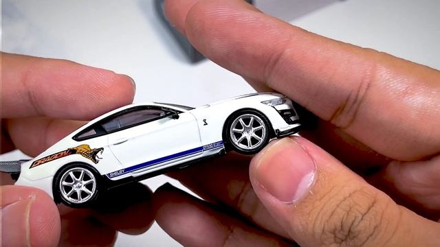 Unboxing Uler Gaes Mini GT Ford Shelby GT500 Dragon Snake Concept Oxford White 318 смотреть онлайн