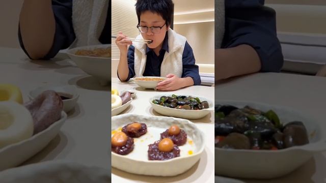 мужик готовит и ест камни смотреть онлайн