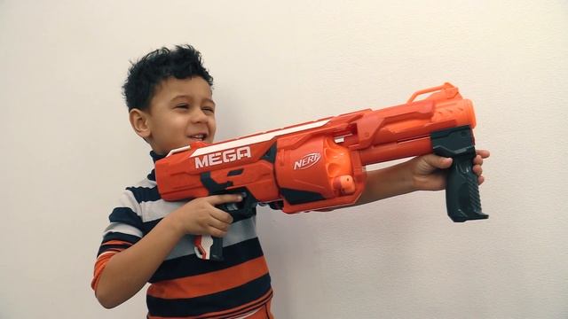 Видео игры ТРАНСФОРМЕРЫ на базе. Игры для мальчиков. Бластеры Нерф против Десептиконов. смотреть онлайн
