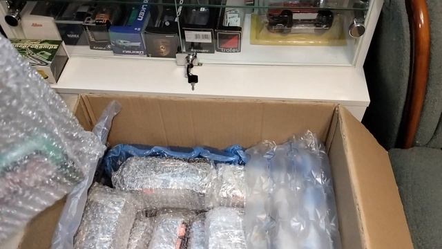 Распаковка двух огромных посылок с модельками | 1:43 | 1:24 | Unboxing Diecast Scale Models