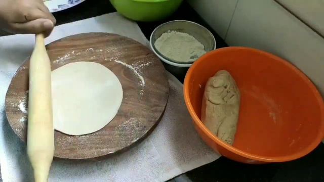 A New Variant Of Aloo Paratha | Aloo Paratha Recipe | Potato Stuffed Paratha | Odia Aloo Paratha смотреть онлайн