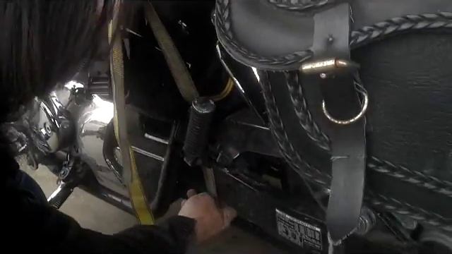 2002 Honda 750 Rear Wheel Removal Part 1 Setting up смотреть онлайн