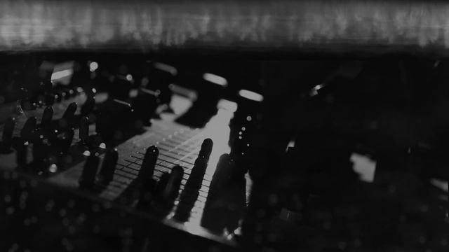 The year of the crown - A soundscape for the year 2020 смотреть онлайн